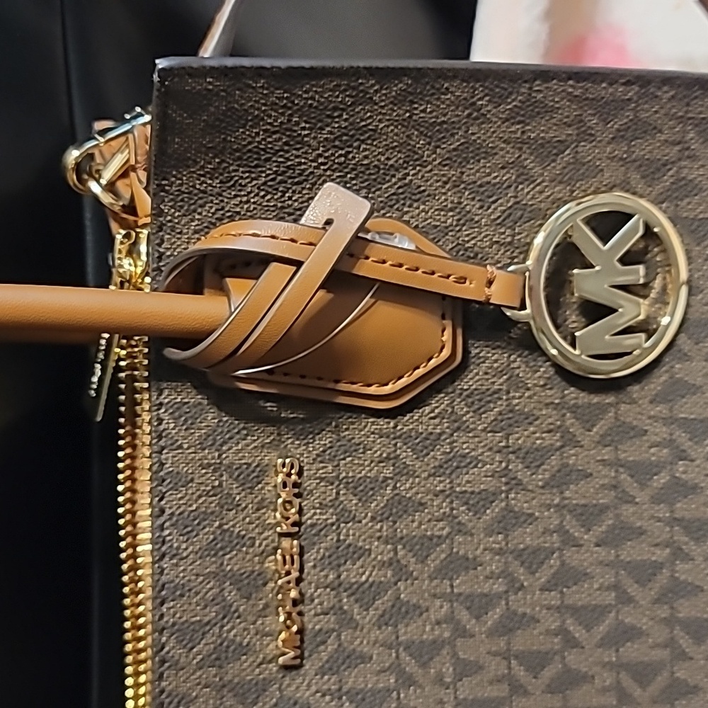 Michael Kors Brown Crossbody Handbag - Picture 2 of 9